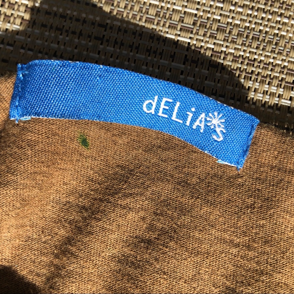 Delia T! - Picture 2 of 4